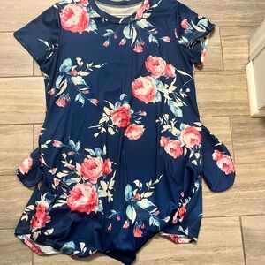 Floral dress with pockets